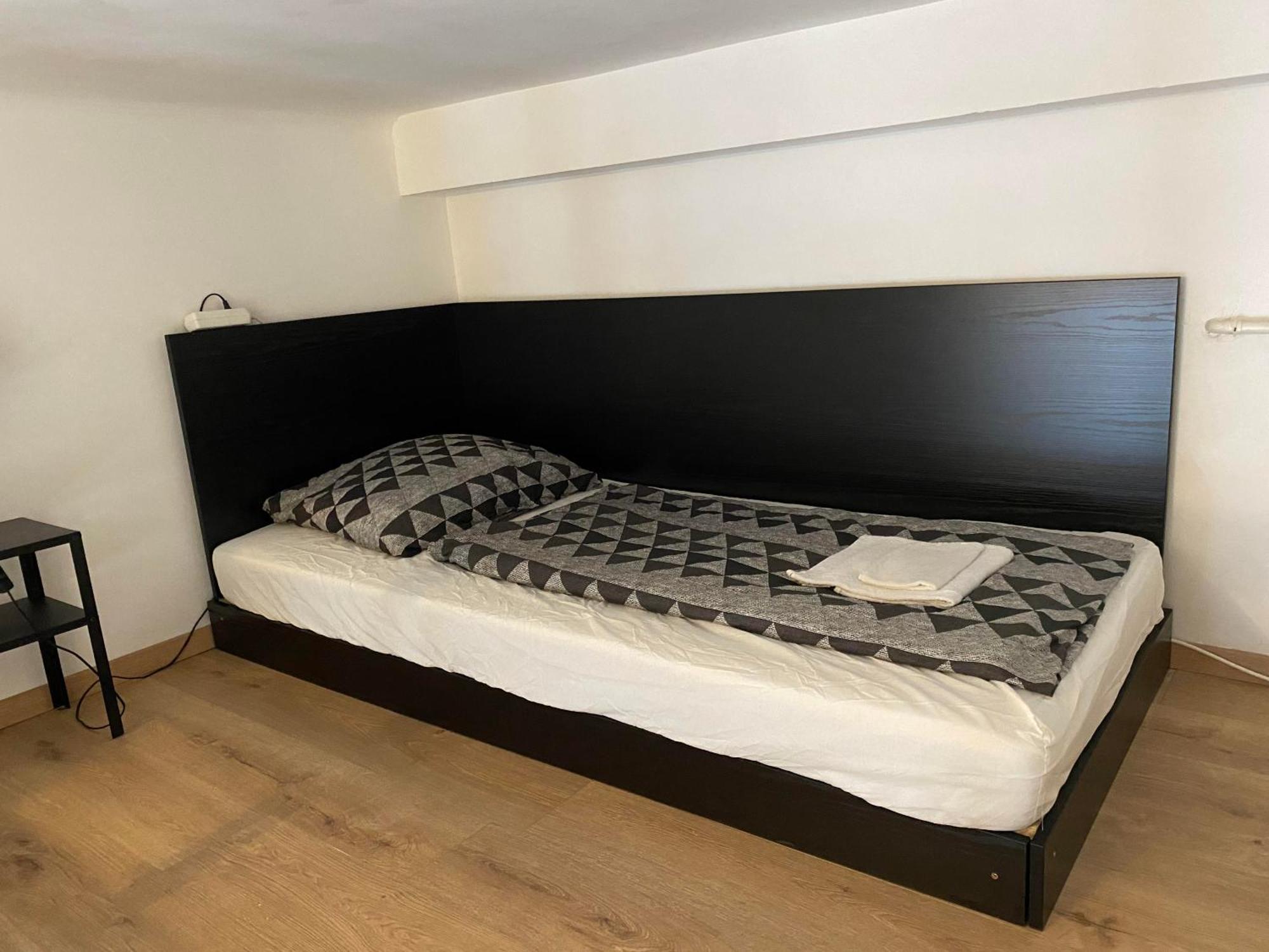 Sparrowl Apartman *